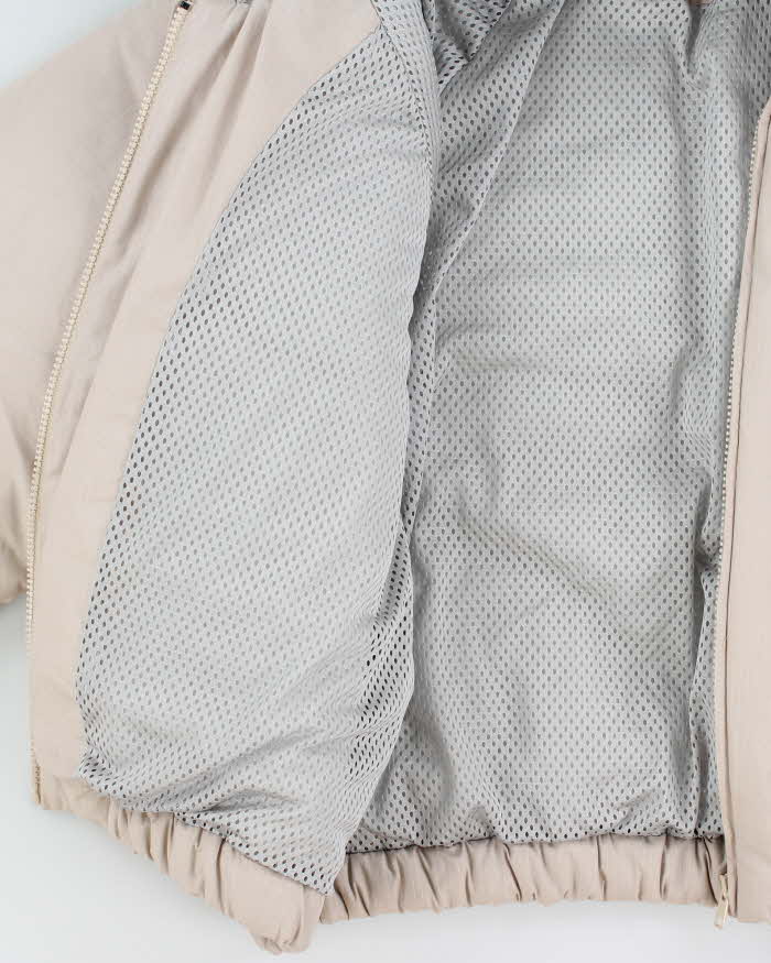 Nude bomber